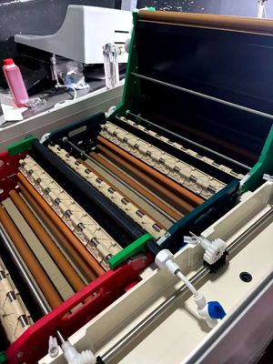 Processador de filme NDT de fácil portabilidade com largura máxima de 450 mm e tamanho mínimo de filme de 50 × 100 mm